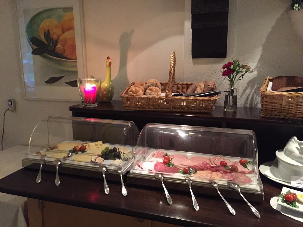 Haus Litzbruck Hotel Dusseldorf Ngoại thất bức ảnh